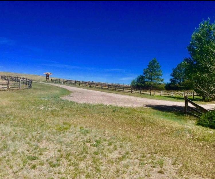 Yellowstone Cattle Baron Ensuite, Private Entrance & Parking - Prairie Rose B&B Cheyenne Extérieur photo