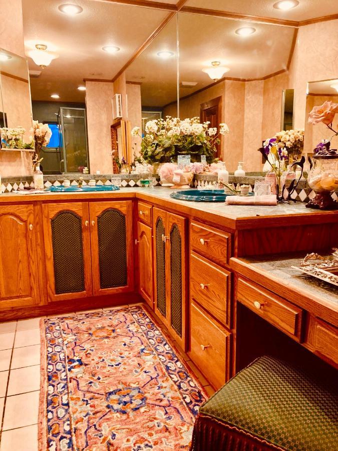 Yellowstone Cattle Baron Ensuite, Private Entrance & Parking - Prairie Rose B&B Cheyenne Extérieur photo