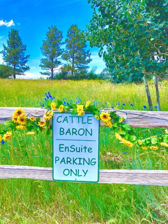 Yellowstone Cattle Baron Ensuite, Private Entrance & Parking - Prairie Rose B&B Cheyenne Extérieur photo