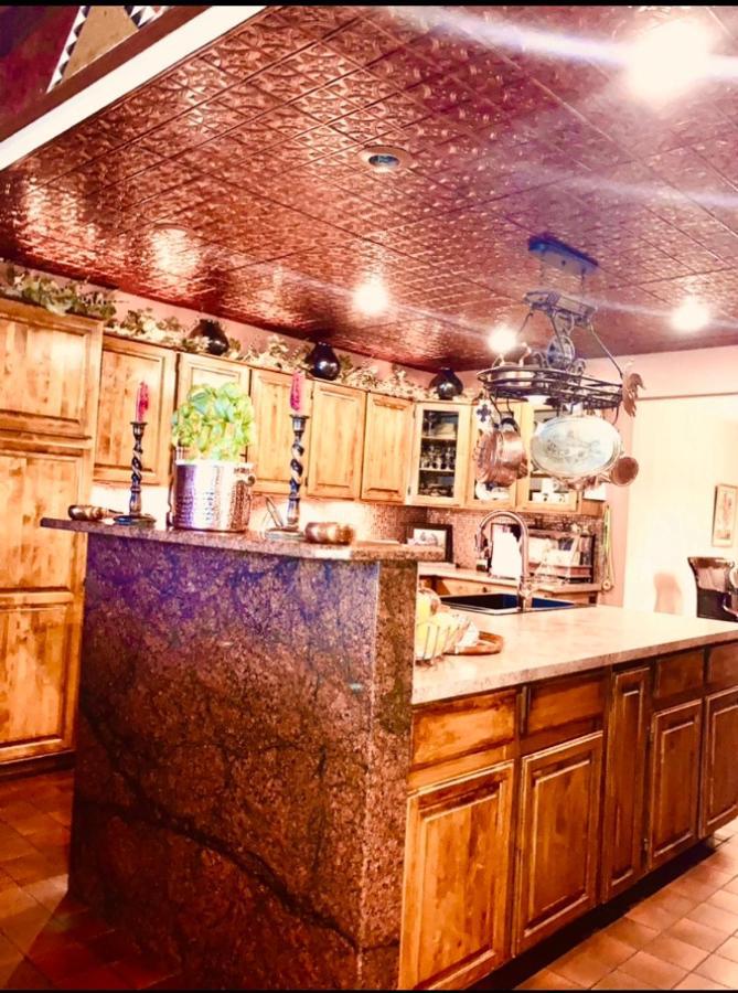 Yellowstone Cattle Baron Ensuite, Private Entrance & Parking - Prairie Rose B&B Cheyenne Extérieur photo