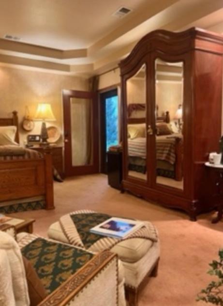 Yellowstone Cattle Baron Ensuite, Private Entrance & Parking - Prairie Rose B&B Cheyenne Extérieur photo